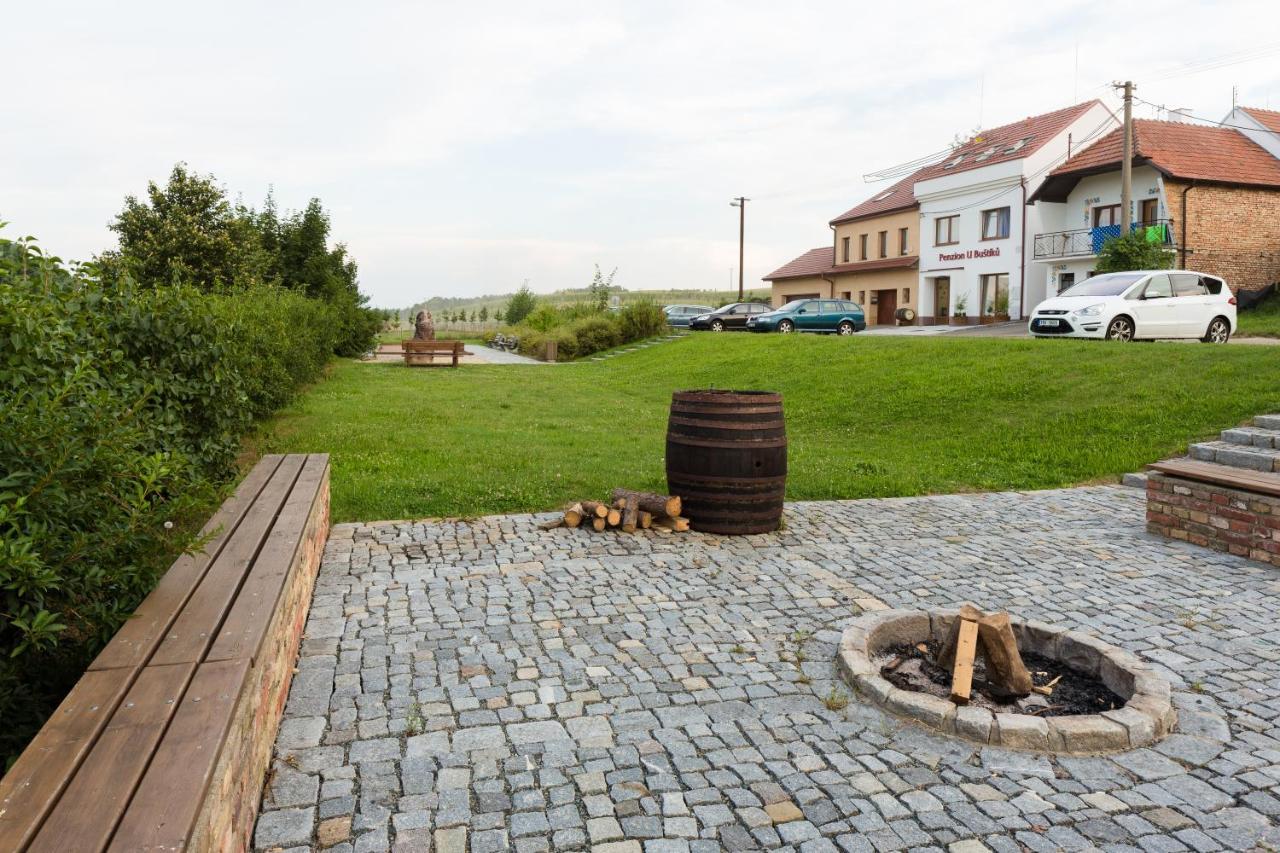 Penzion U Bustiku Sardice Exteriör bild