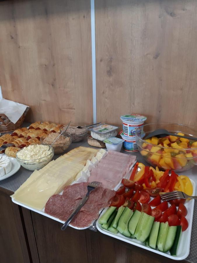 Penzion U Bustiku Sardice Exteriör bild