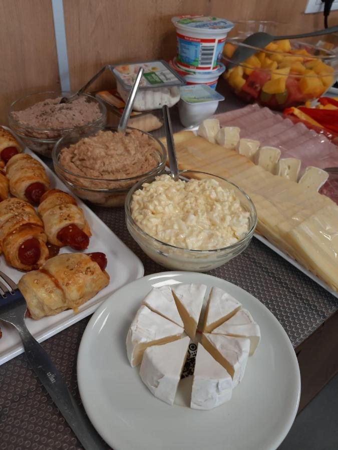 Penzion U Bustiku Sardice Exteriör bild